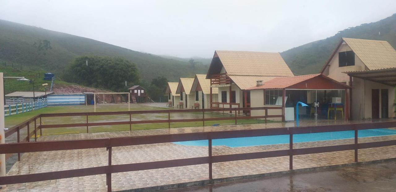 Pousada Recanto Feliz Carvalhos Mg Esterno foto